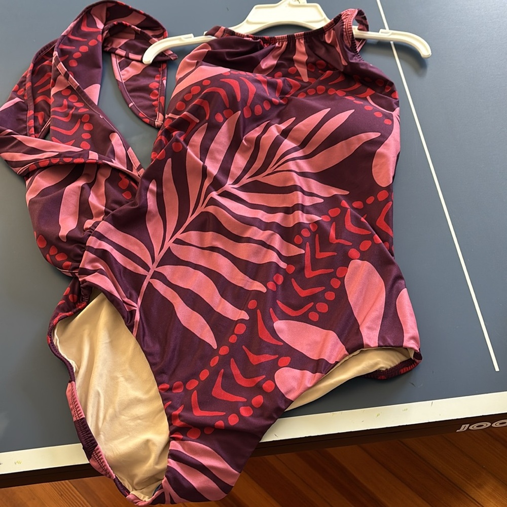 NWT hermoza swimsuit with tie waist - Picture 3 of 9